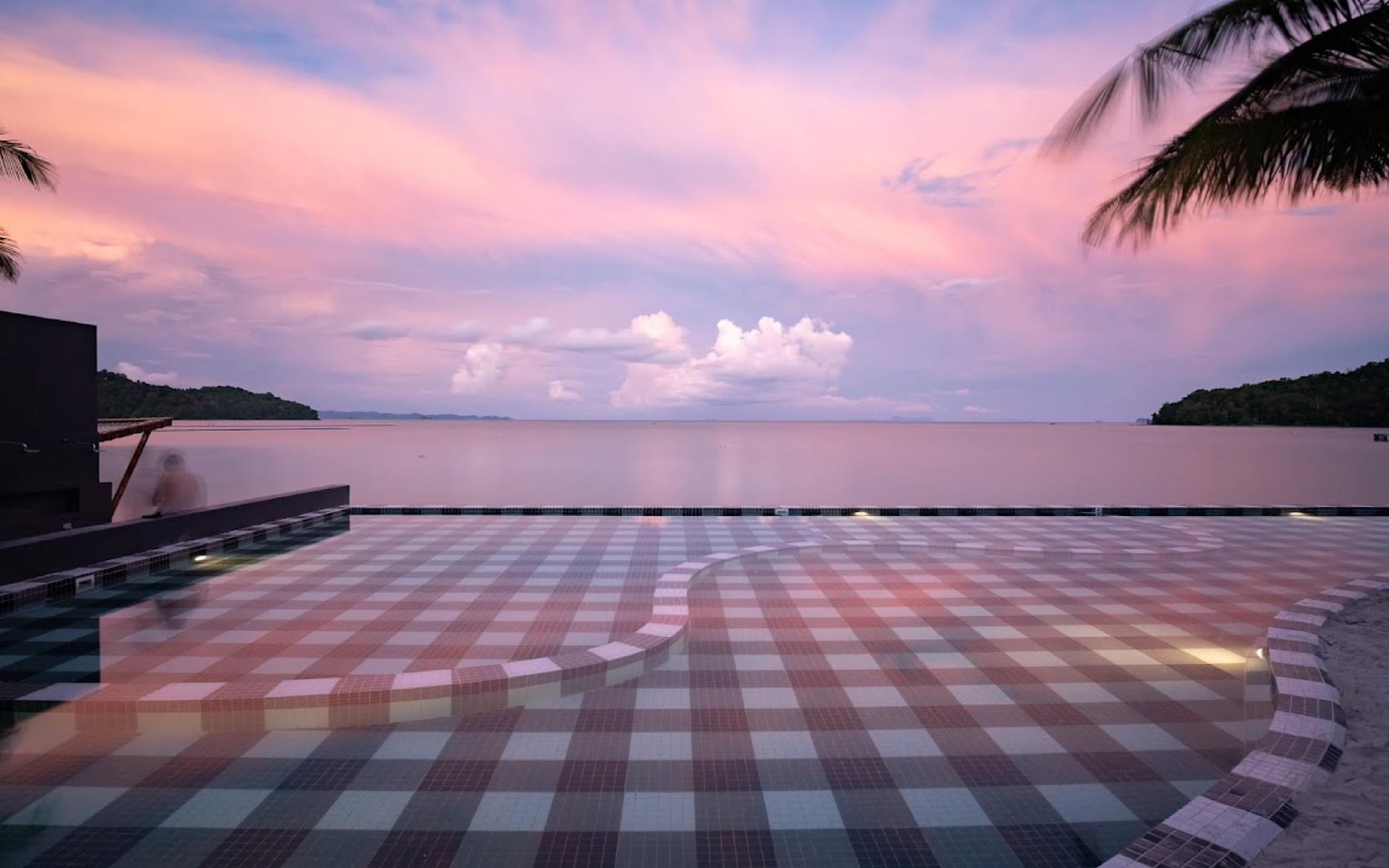 フォト ホテル プーケット【SHA Plus+認定】 エクステリア 写真 View of the Gulf of Thailand from the hotel