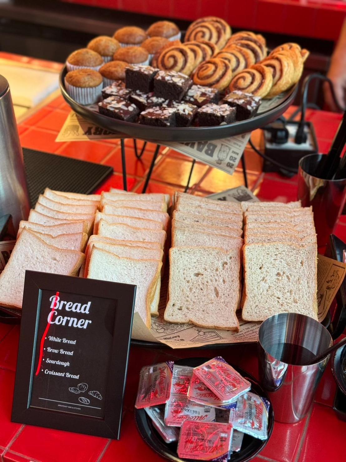 フォト ホテル プーケット【SHA Plus+認定】 エクステリア 写真 White bread