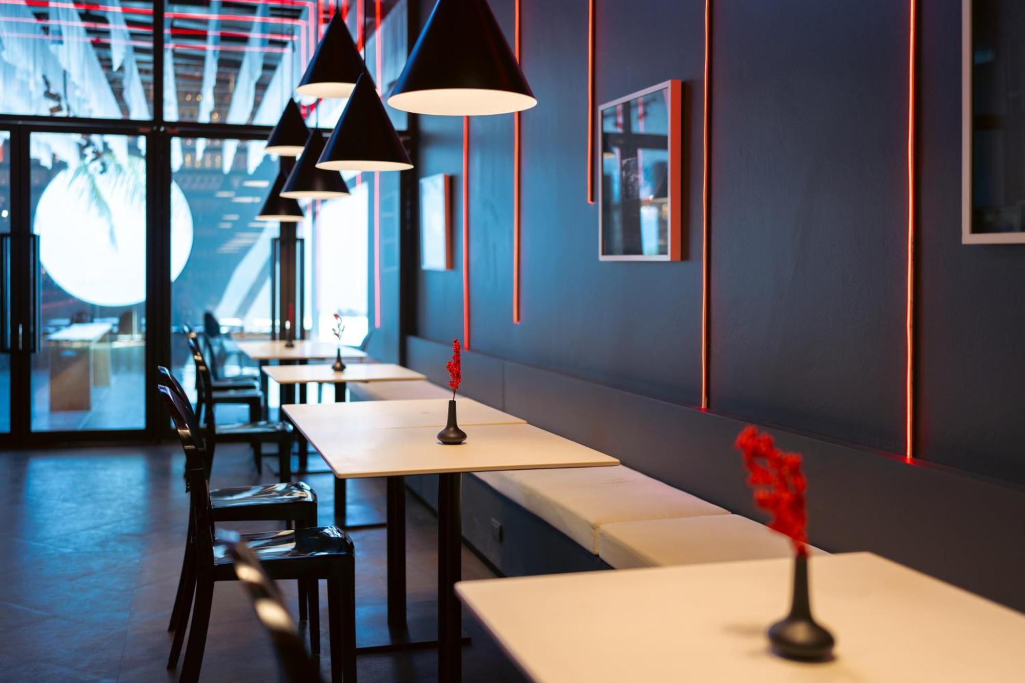 フォト ホテル プーケット【SHA Plus+認定】 エクステリア 写真 The interior of the restaurant