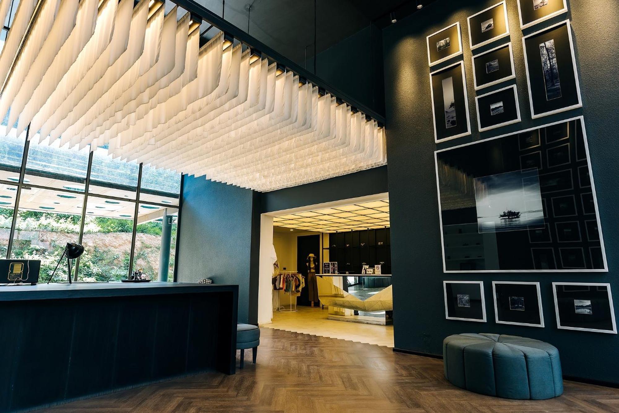 フォト ホテル プーケット【SHA Plus+認定】 エクステリア 写真 Interior of the hotel
